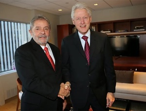 Bill Clinton, ex-presidente do EUA, convida Lula para evento do Clima