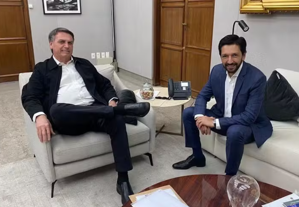 Eleições SP: Bolsonaro vai aparecer na TV (e na rua) para pedir votos a Nunes