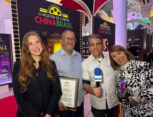 Filme 'Bezerra de Menezes', recebe Prêmio Arara Azul na 3ª Mostra de Cinema China Brasil – Entrevista com Roberto Ricardo e Márcia representando Carlos Vereza