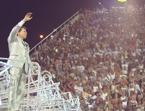 Nova Iguaçu: Silvio Santos dará nome a camelódromo