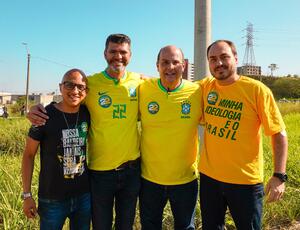 Clã Bolsonaro aterrissa em Itaguaí para apoiar Alexandre Valle (PL)