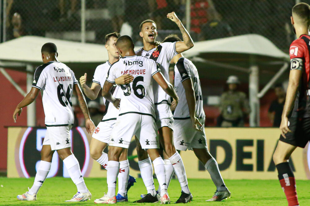 Vasco vence o Vitória no Barradão com gol de João Victor