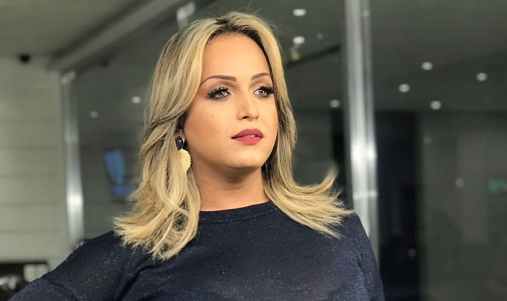 Prestes à estreia de A Fazenda, Lisa Gomes anuncia afastamento do TV Fama