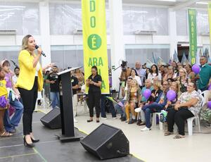 Candidata Daniela de Livia anuncia projetos para Saúde em comício do Partido Agir em Araruama