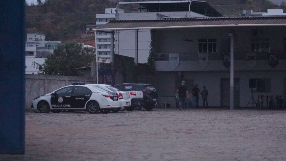 Policia Civil visita Comitê de Nel: Morte durante motociata do Prefeito de Itaperuna expõe tensões eleitorais e desencadeia investigação policial em carro suspeito com adesivos de Nel