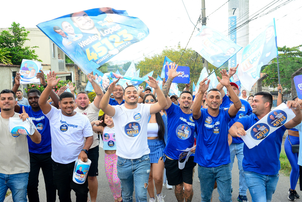 Wesley Lopes, o candidato do Felipinho Ravis, em Nova Iguaçu, se tornou um novo fenômeno político e vem arrastando multidões por onde passa com seu sorriso contagiante!