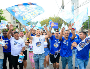 Wesley Lopes, o candidato do Felipinho Ravis, em Nova Iguaçu, se tornou um novo fenômeno político e vem arrastando multidões por onde passa com seu sorriso contagiante!