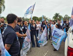 Talita Galhardo reúne multidão na sua motociata no sábado (28) e na carreata neste domingo (29) percorrendo Jacarepaguá, Recreio dos Bandeirantes a orla da Praia da Barra.