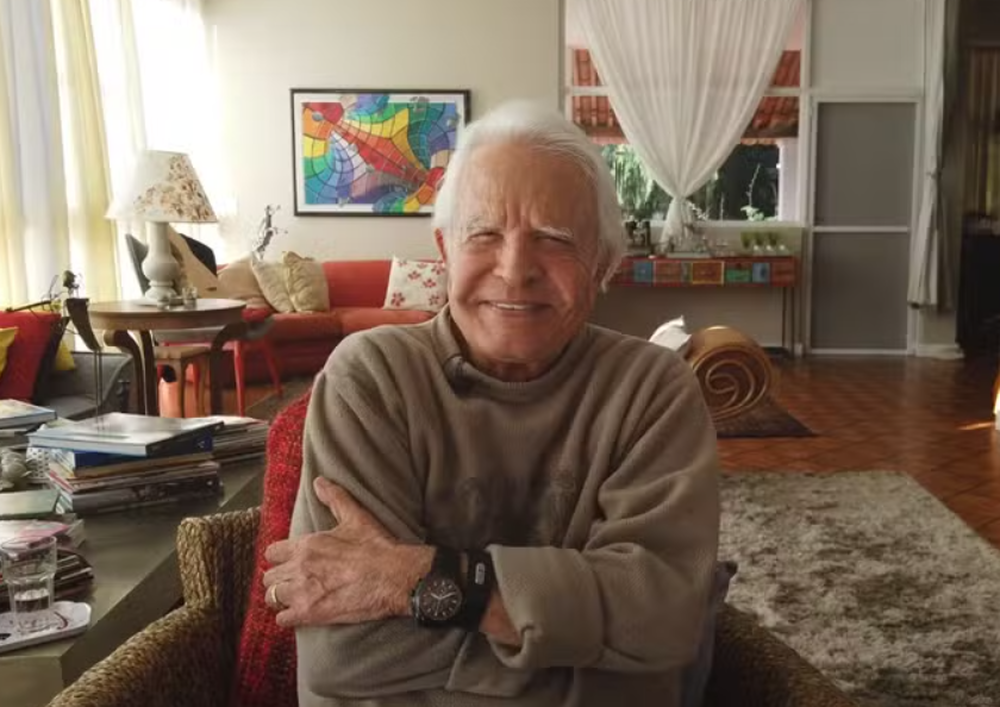 Morre o jornalista e apresentador Cid Moreira, aos 97 anos