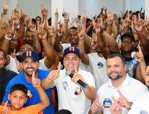 Candidato a Vereador Dr. Juninho Agradece à Comunidade e Reúne Centenas em Evento Marcante com Felipinho Ravis presente