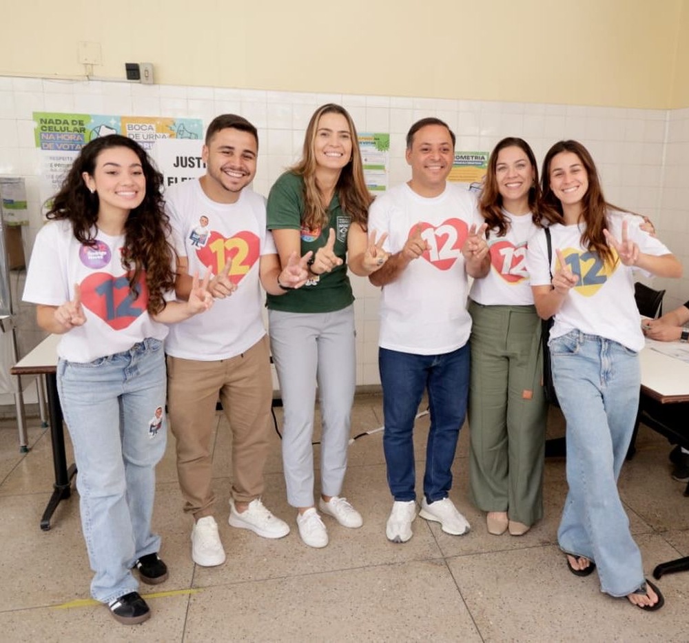 RODRIGO NEVES SE EMOCIONA AO VOTAR E DESTACA A IMPORTÂNCIA DE DEFENDER NITERÓI DO EXTREMISMO E DESPREPARO