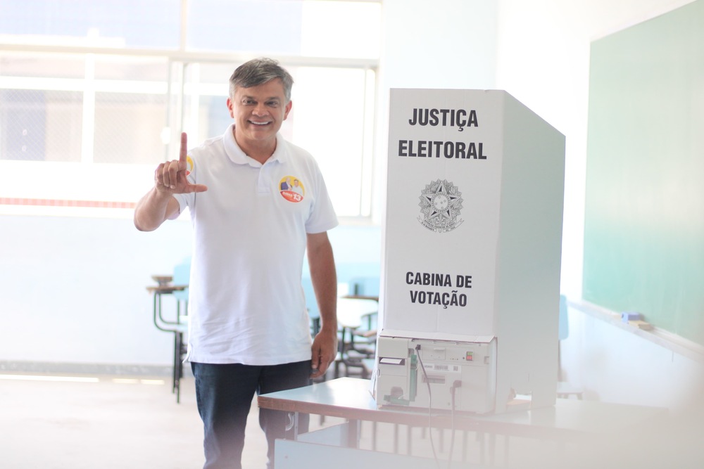 Dimas Gadelha vota e promete uma São Gonçalo melhor