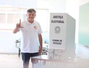 Dimas Gadelha vota e promete uma São Gonçalo melhor