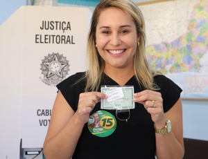 Candidata a prefeita de Araruama, Daniela de Lívia votou no Complexo Educacional Professor Darcy Ribeiro