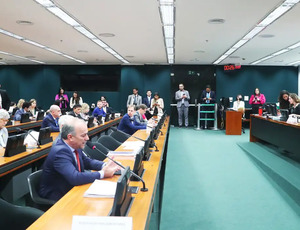 CCJ da Câmara aprova projeto que proíbe decisões individuais no STF