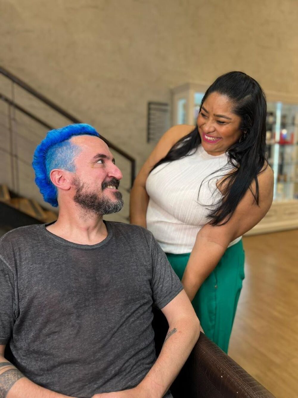 A Fazenda 16: Fernando Presto renova cor do cabelo com Kammily  Carvalho para estar no reality