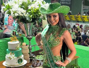 Tem boaideira no samba! Ex-A Grande Conquista, Poliana Roberta é apresentada como musa do Império Serrano