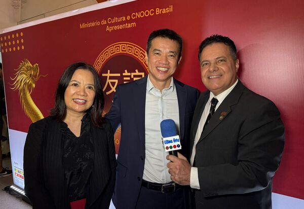 CNOOC Petroleum Brasil, representada por seu CEO, Sr. Huang Yehua celebra 50 Anos de Brasil e China na Casa de Cultura Laura Alvim