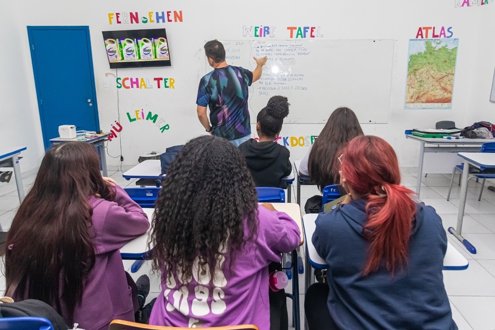 Governo do Estado abre renovação de matrículas da rede estadual de ensino para 2025