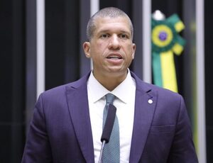 Deputado Douglas Viegas aprova projeto que inclui seis comitês privados no Sistema Nacional do Esporte