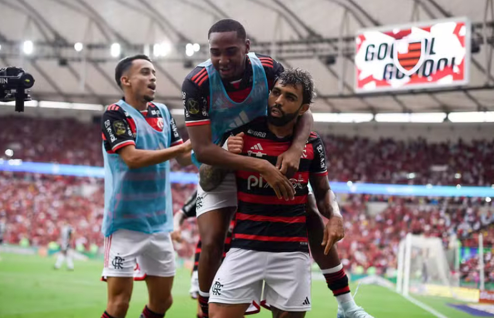 Flamengo mete a chinela no Galo e põe a mão na taça da Copa do Brasil 