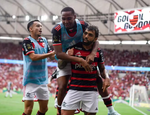 Flamengo mete a chinela no Galo e põe a mão na taça da Copa do Brasil 