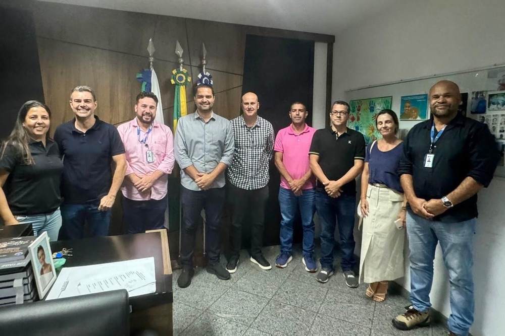 Tande Vieira e Diogo Balieiro participam de reunião com Bernardo Cardozo, presidente do Instituto Estadual de Engenharia e Arquitetura, em Resende