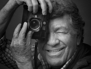 Morre Evandro Teixeira, lenda do fotojornalismo brasileiro, aos 88 anos