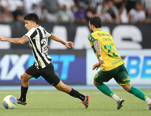 Botafogo tropeça contra o Cuiabá, fica no empate e vê vantagem na liderança diminuir