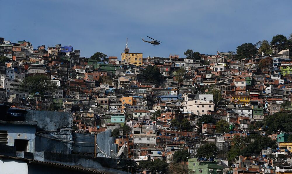 Policial Militar é baleado em ataque a tiros no Complexo do Lins