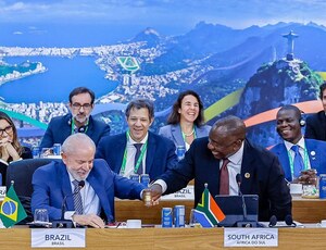 Lula encerra a reunião de líderes e transfere a presidência do G20 à África do Sul