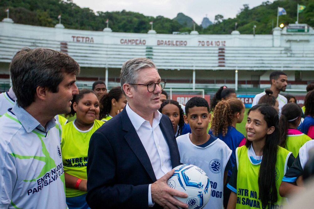 Primeiro-ministro do Reino Unido visita sede do Fluminense no Rio de Janeiro