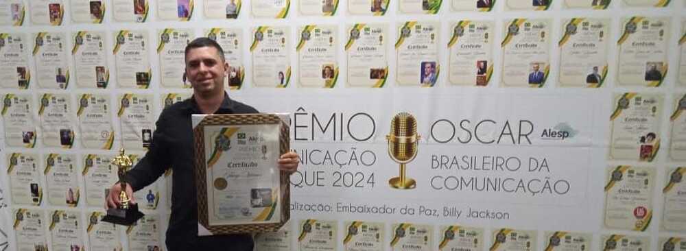 Escritor e poeta Thiago Winner premiado no 