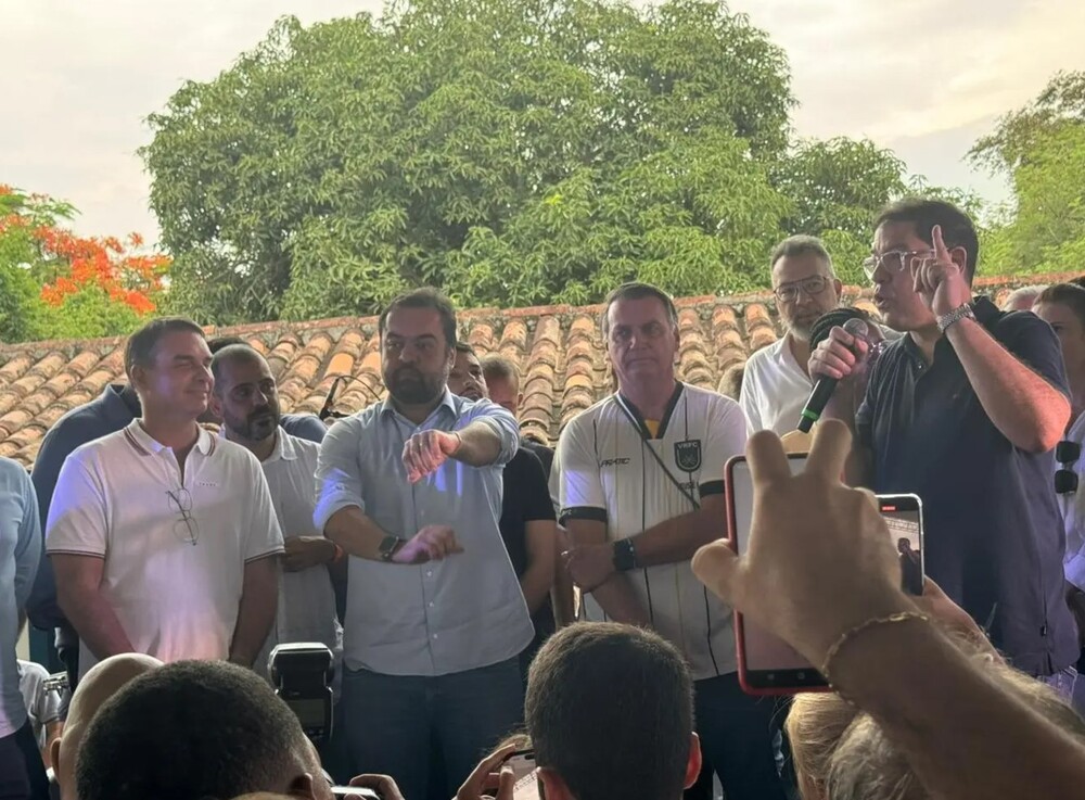 Encontro de Poder visando 2026: Bolsonaro e Castro lideram Reunião de Centro-Direita com 74 prefeitos, 42 deputados estaduais e 22 federais na Fazenda de Altineu Cortes