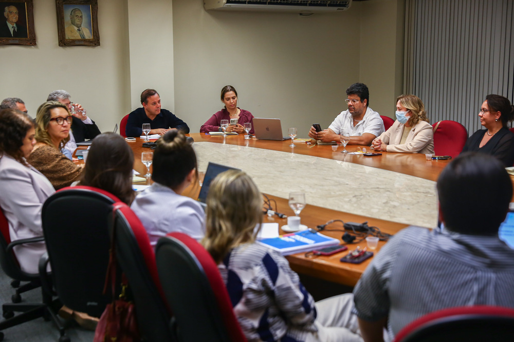 Transição: prefeito eleito, Rodrigo Neves, encerra semana de reuniões com equipes de secretarias