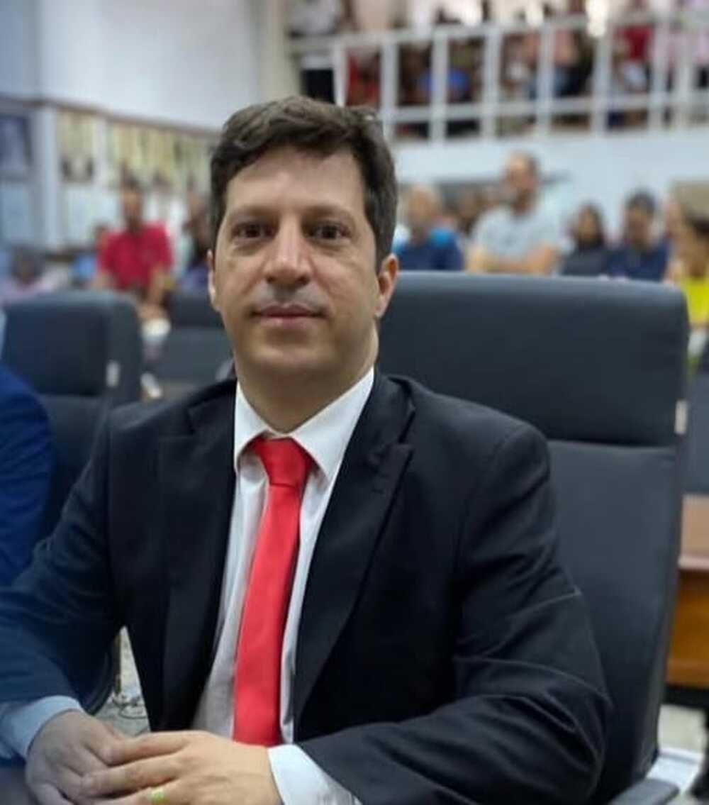 Dr. Robertinho inicia novo mandato com foco no compromisso e na proximidade com os iguaçuanos