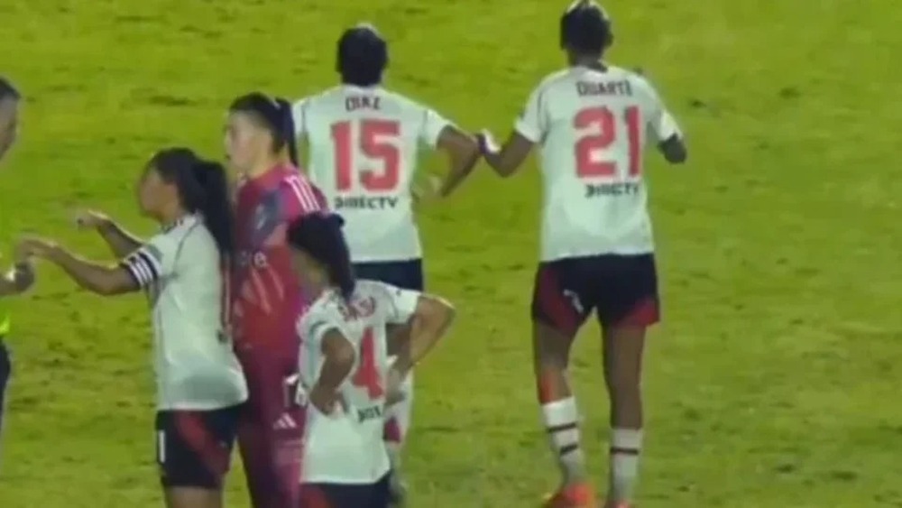 Jogadoras do River Plate são presas por racismo durante jogo em São Paulo