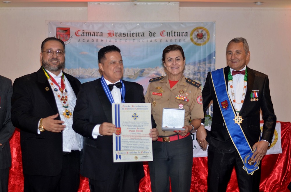 Oscar Müller é homenageado com o Diploma  e a Medalha pela CBC Câmara Brasileira de Cultura