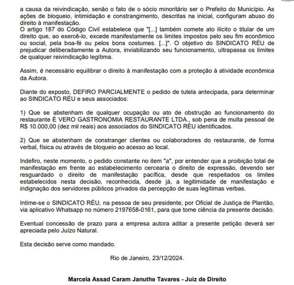 Justiça Garante Direito de Protesto em Teresópolis: Prefeito Vinicius Claussen enfrenta manifestações Contra Atraso de 13º Salário