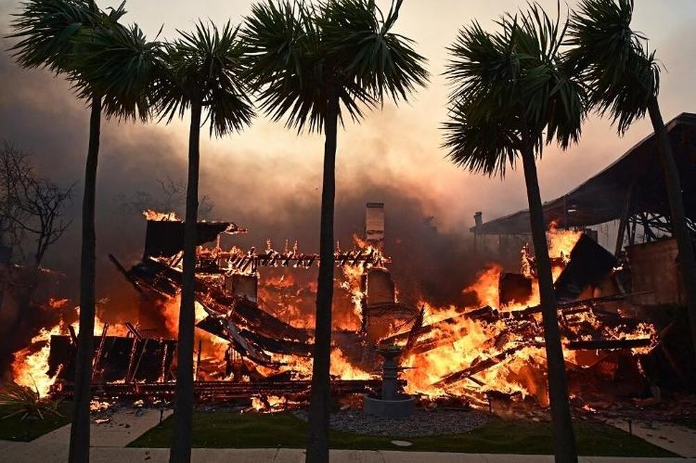 Incêndio Devastador em Los Angeles Ameaça Casas de Famosos e Locais Históricos