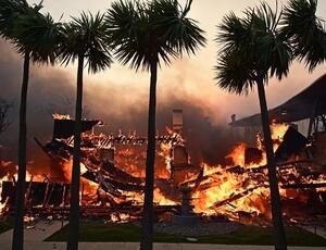 Incêndio Devastador em Los Angeles Ameaça Casas de Famosos e Locais Históricos