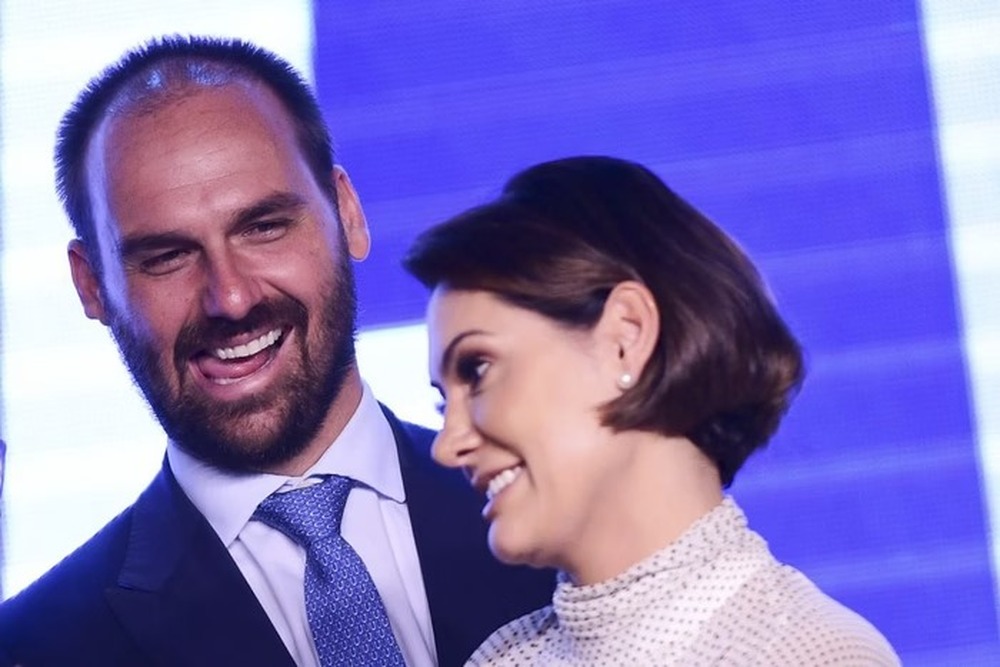 Michelle e Eduardo Bolsonaro: Os 'revolucionários' de sofá que queriam um golpe de Estado