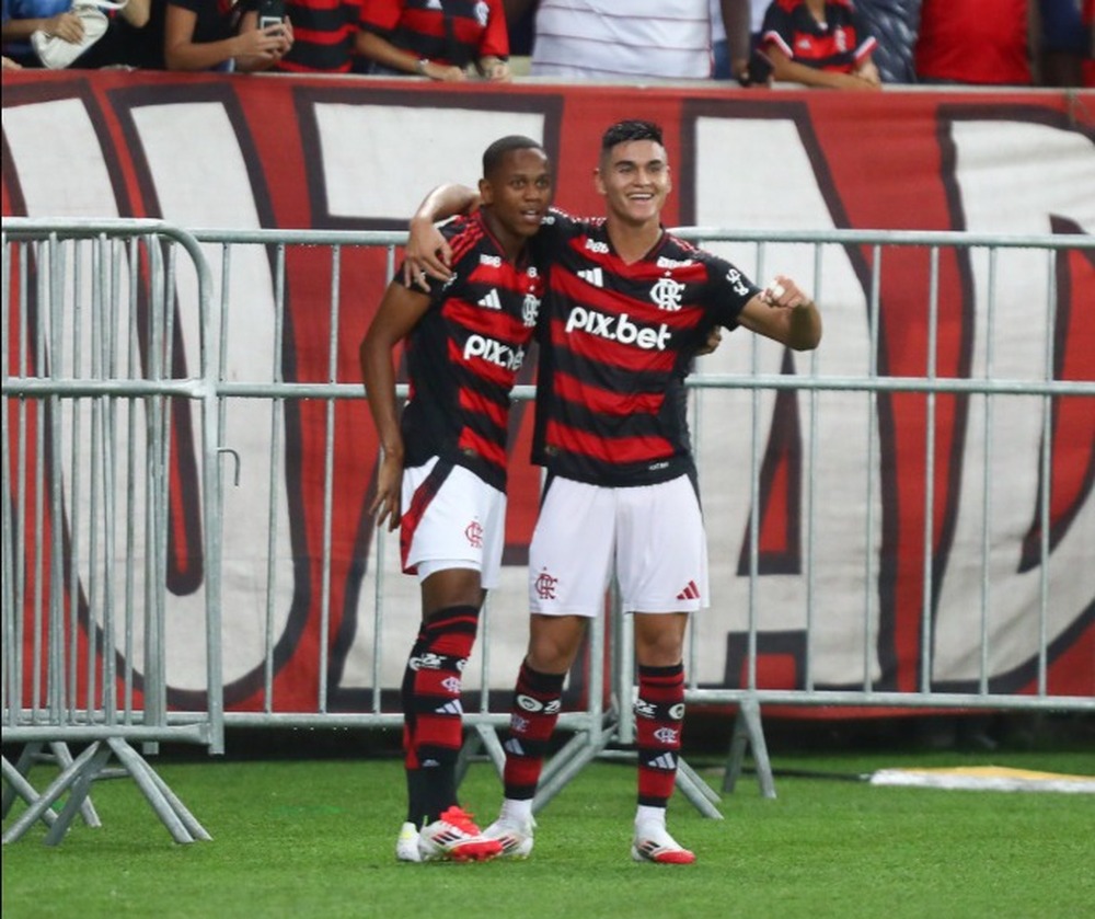 Flamengo domina, desencanta no segundo tempo e vence o Sampaio Corrêa