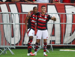 Flamengo domina, desencanta no segundo tempo e vence o Sampaio Corrêa