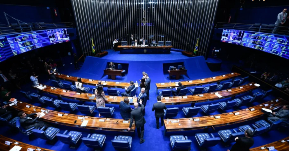 Deputados e senadores elegem presidentes e mesas diretoras neste sábado