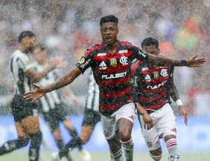 Sob dilúvio e gols em Belém, Flamengo conquista tricampeonato da Supercopa do Brasil