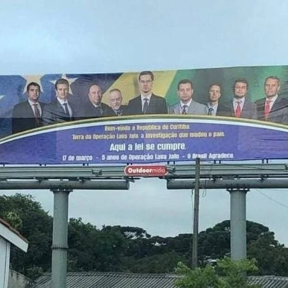 Justiça mantém no cargo procurador que pagou outdoor exaltando a Lava Jato