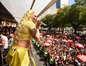 Com estrelas como Pabllo Vittar, Naldo e Juliette, ‘SeráQAbre?’ estreou no circuito de megablocos do Rio neste domingo (9/02), num desfile em celebração à diversidade