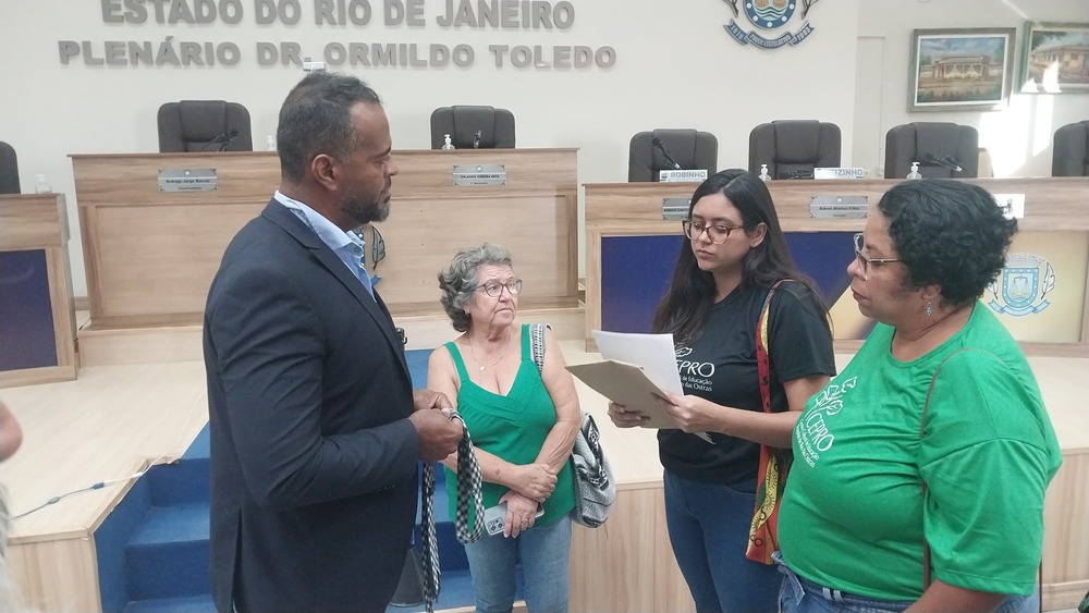 Carta compromisso de Justiça Climática e Ambiental é entregue a autoridades de Rio das Ostras