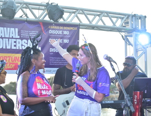 Bloco 'Não é Não' canta marchinha contra o assédio sexual a mulheres no Carnaval